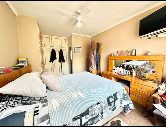 3 BEDROOM HOUSE FOR SALE IN FAUNA PARK